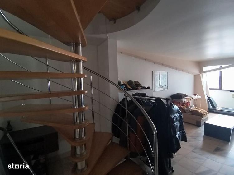 Apartament cu 4 camere în Roșu