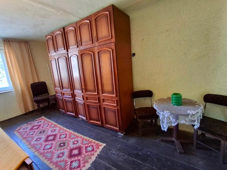 Casă individuală cu 4 camere cu Canalizare în Central
