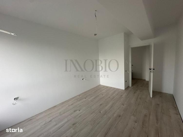 Apartament cu 3 camere semidecomandat în Sisești