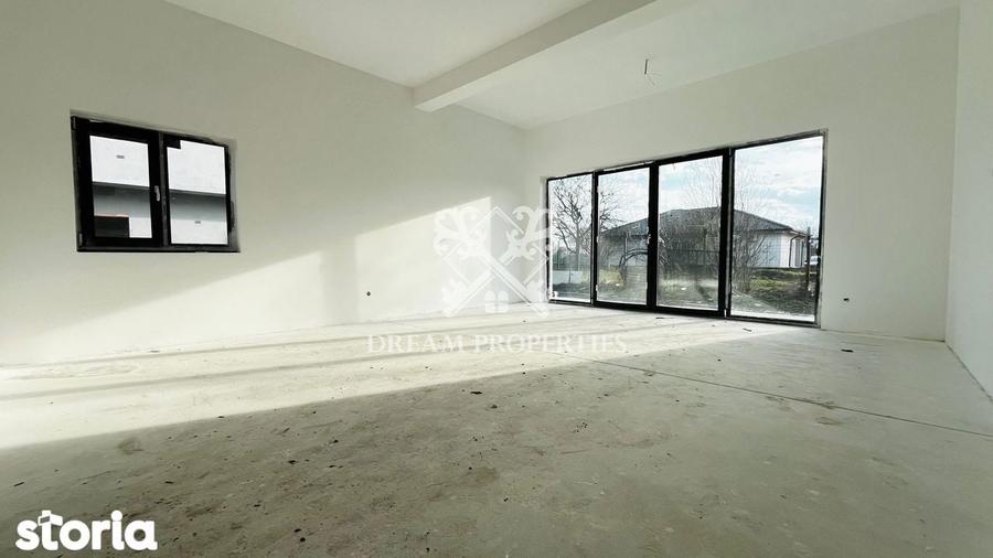 Casă cu 4 camere cu Teren 300 Mp în Bună Ziua