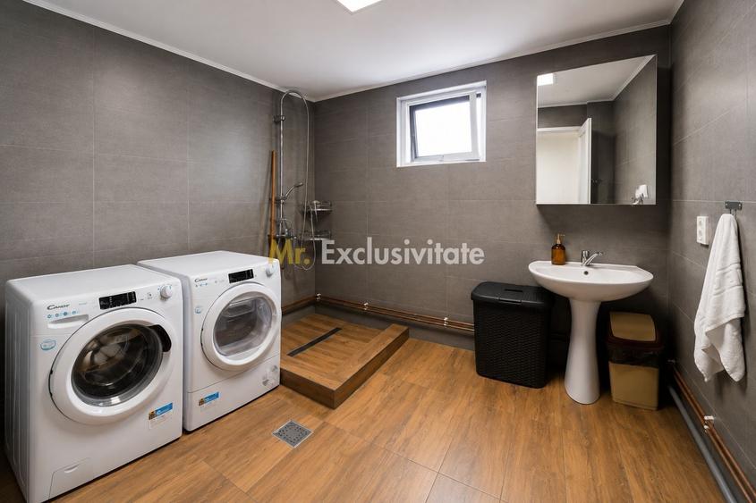 Casă individuală cu 7 camere cu Canalizare în Moara de Pădure