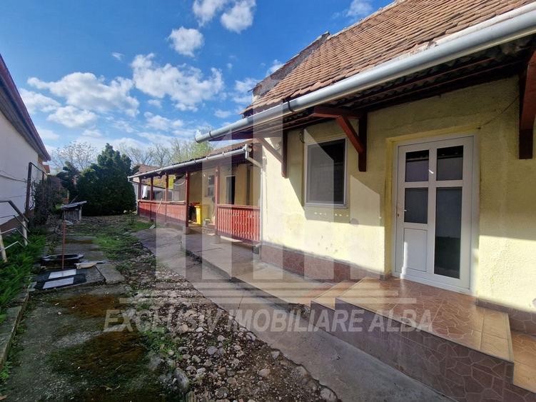 Casă individuală cu 2 camere cu Canalizare în Ciugud