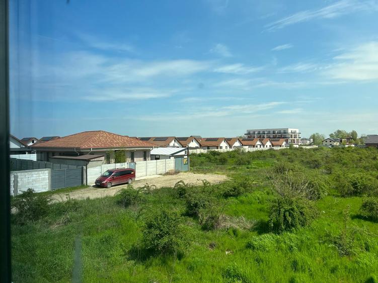 Casă cu 4 camere cu Teren 270 Mp în Est