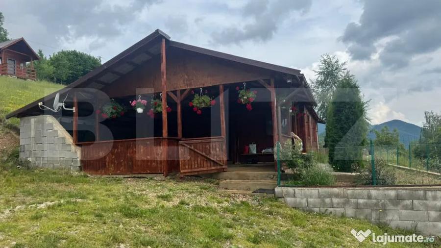 Casă cu 3 camere cu Teren 2330 Mp în Mărișel