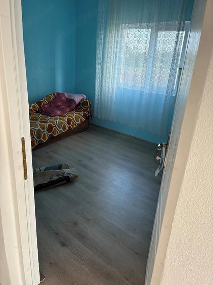 Casă cu 4 camere în Exterior Vest