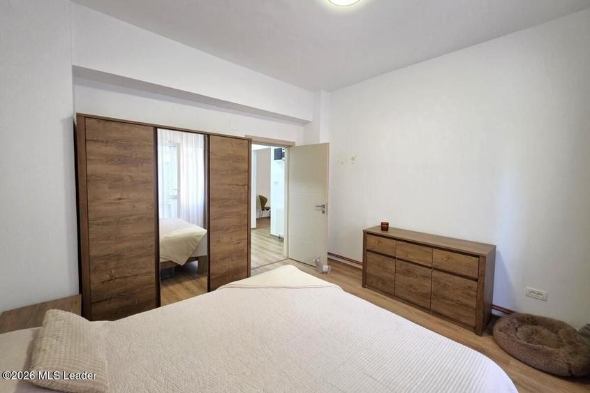 Piata Romana, 4 camere 138 MP total, Etaj 2/9, renovat - utilat, liber - 34
