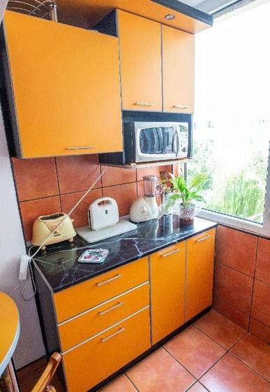 Apartament cu 2 camere decomandat, mobilat în Central