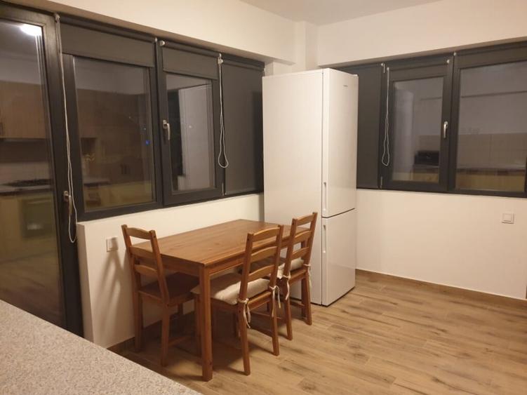 Apartament cu 3 camere decomandat în Brâncoveanu