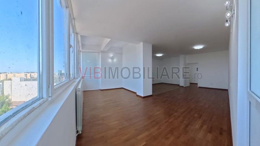 Apartament cu 5 camere decomandat în Tineretului