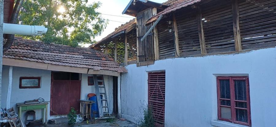 Casă cu 4 camere cu Teren 900 Mp în Terpezița