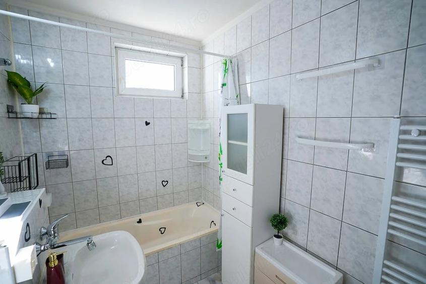 Apartament cu 3 camere decomandat în Precista