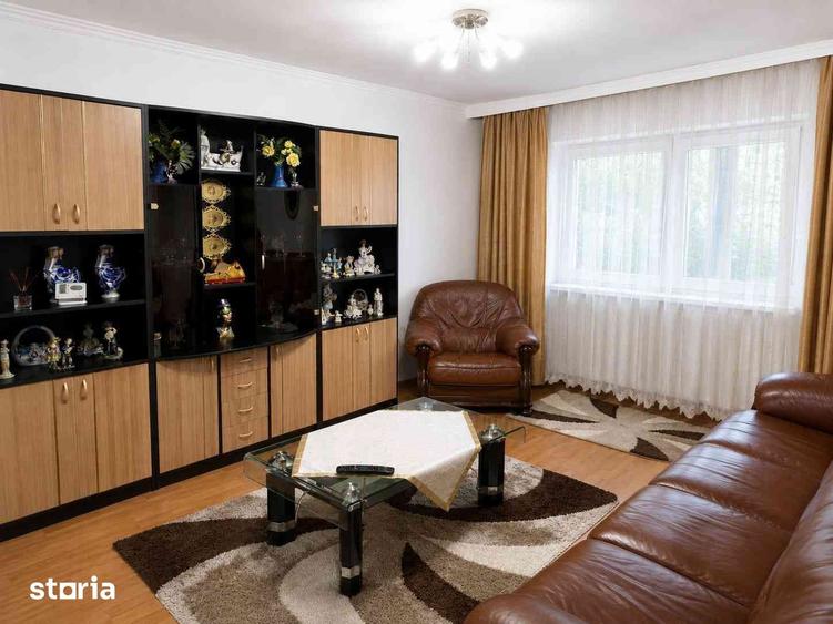 Apartament cu 3 camere în Delfinariu