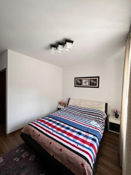 Casă individuală cu 7 camere cu Canalizare în Cheia