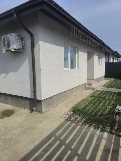 Casă individuală cu 3 camere decomandat cu Teren 80 Mp în Berceni