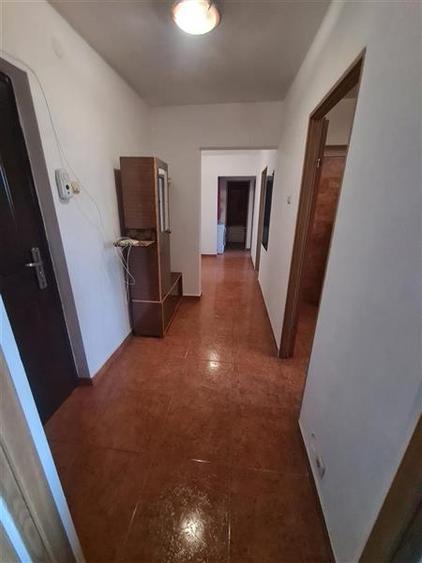 Apartament cu 3 camere decomandat, mobilat în Răcădău
