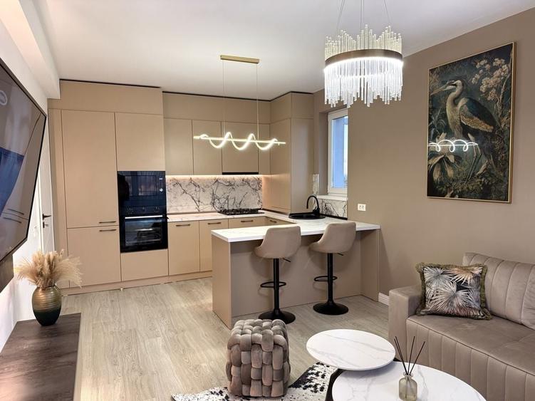 Apartament cu 2 camere decomandat în Palazu Mare