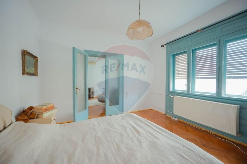 Casă cu 3 camere cu Teren 360 Mp în Central