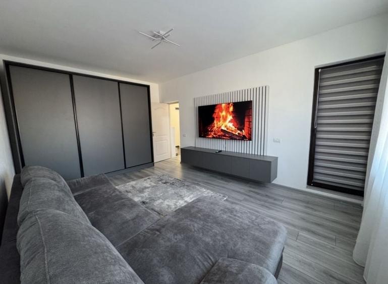 Apartament cu 2 camere decomandat în Exterior Vest