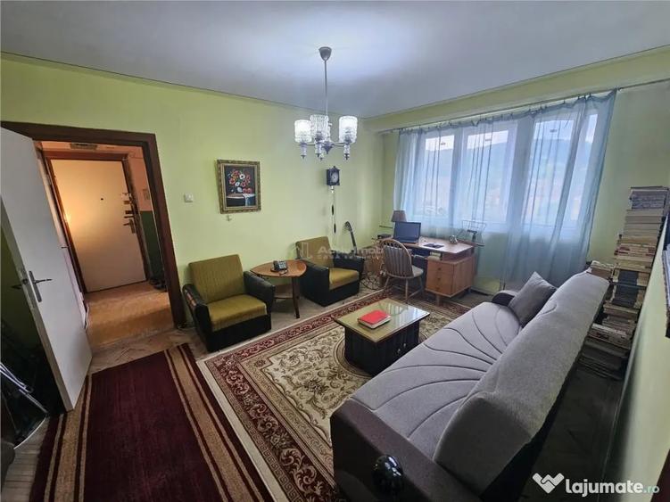 Apartament cu 2 camere semidecomandat în Micro I