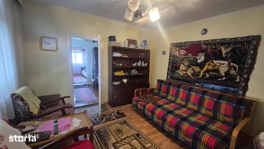 Casă cu 4 camere cu Teren 679 Mp în Central