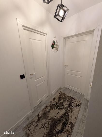 Apartament cu 2 camere semidecomandat în Calea București
