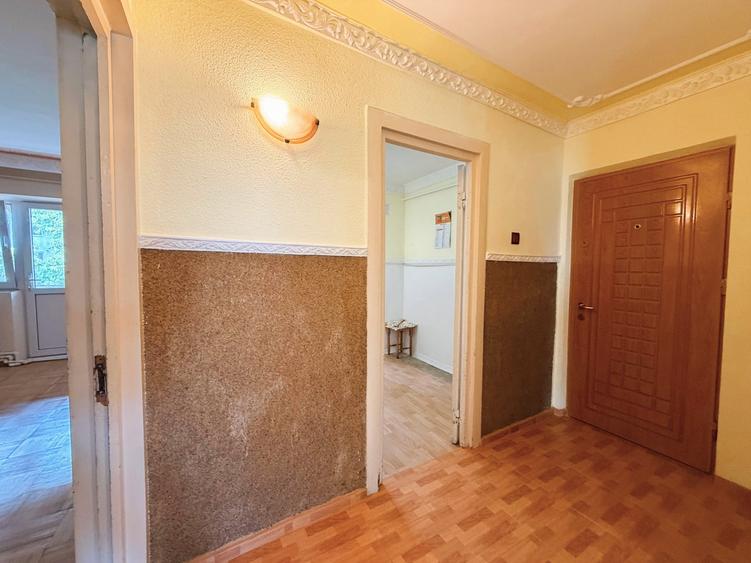 Apartament cu 4 camere decomandat în Frumoasa