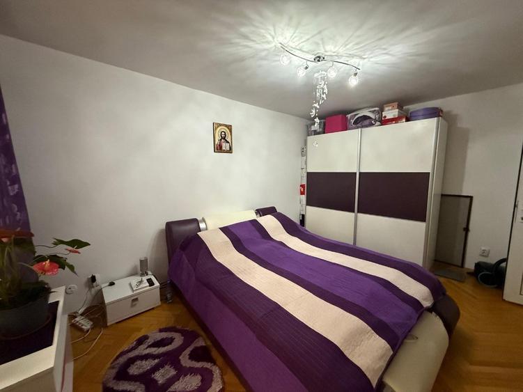 Apartament cu 2 camere,etaj 3, zona Ulpia - 11