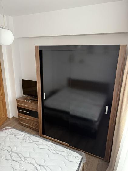 Apartament cu 3 camere în Spitalului