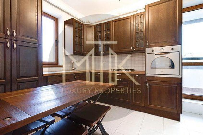 Apartament cu 4 camere decomandat, mobilat în Băneasa