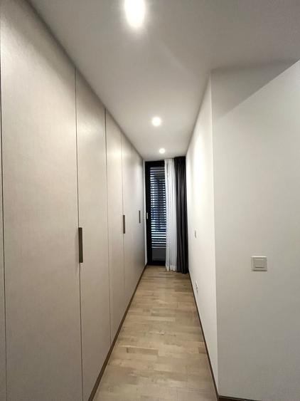 Apartament cu 5 camere semidecomandat, mobilat în Primăverii