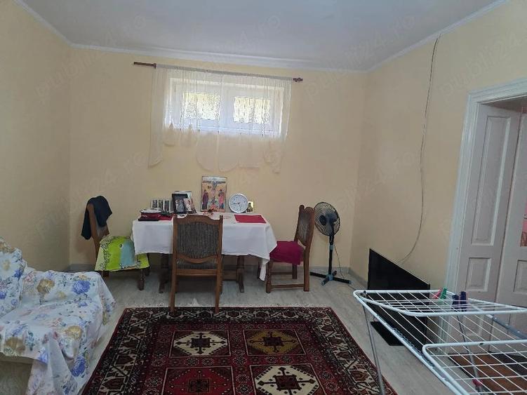 Casă cu 2 camere cu Teren 3040 Mp în Central