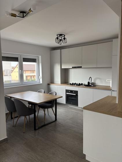Apartament cu 2 camere decomandat în Dumbrăvița