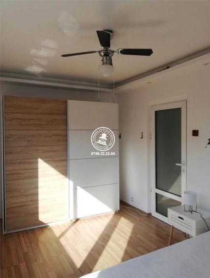 Apartament cu 2 camere decomandat în Podul de Piatră