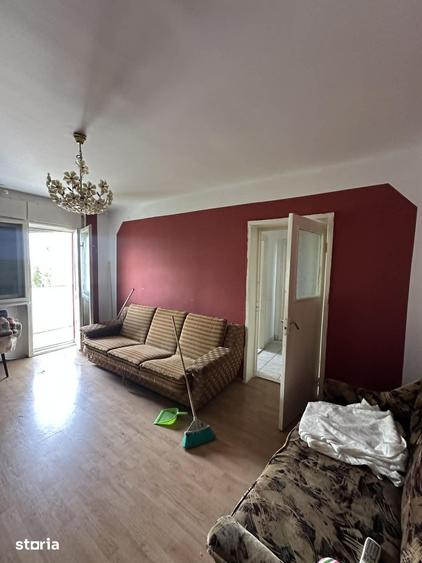 Apartament cu 3 camere decomandat în Solidarității