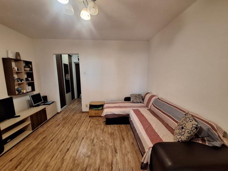 Apartament cu 2 camere semidecomandat, mobilat în Drumul Taberei