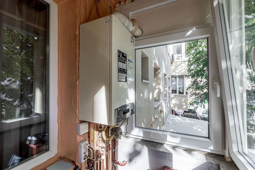 Apartament cu 3 camere semidecomandat în Aurel Vlaicu