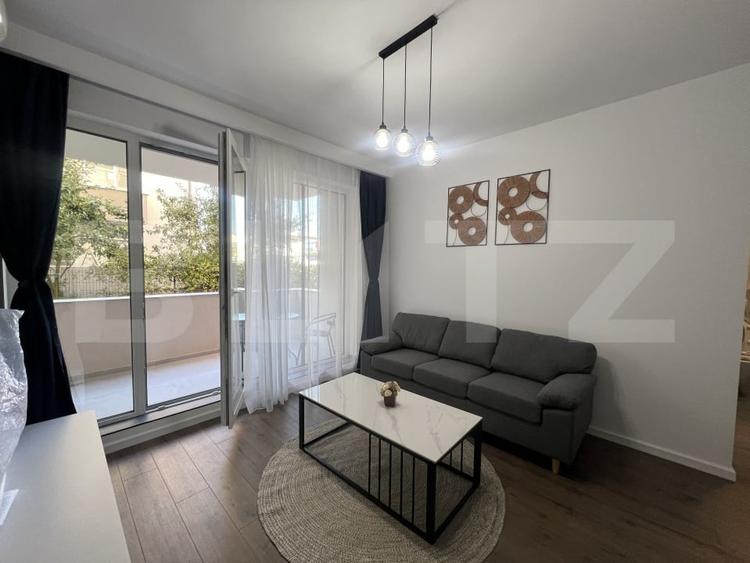 Apartament cu 2 camere semidecomandat, mobilat în Florești