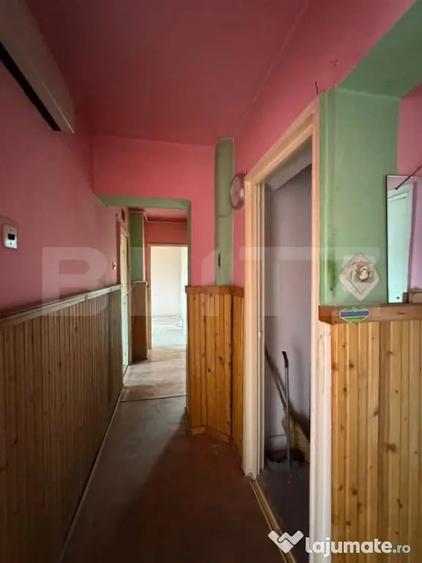 Apartament cu 3 camere decomandat în Turda