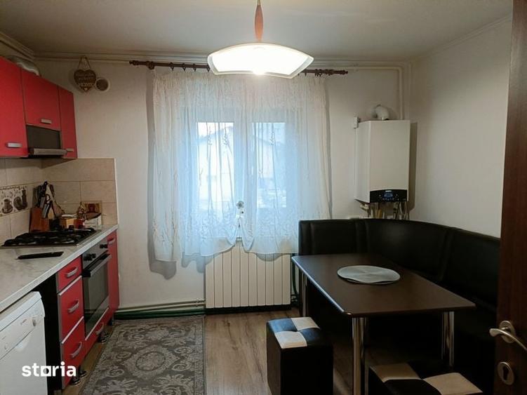 De vanzare apartament cu 3 camere - 8