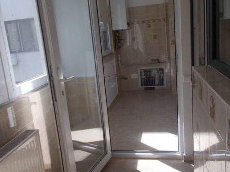 Apartament cu 2 camere decomandat în Berceni