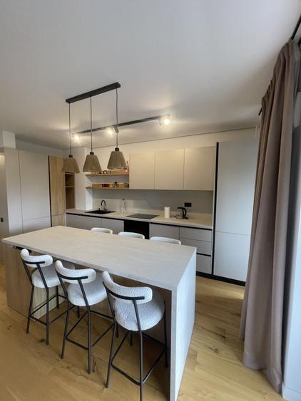 Apartament cu 3 camere decomandat, mobilat în Aviației