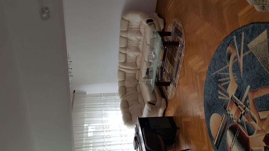 Apartament cu 4 camere semidecomandat în Frumoasa