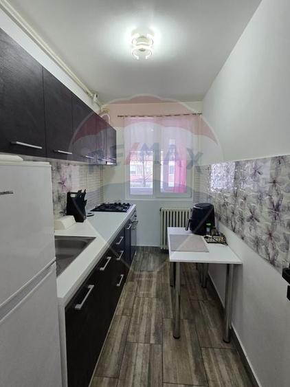 Apartament cu 2 camere semidecomandat, mobilat în Giulești