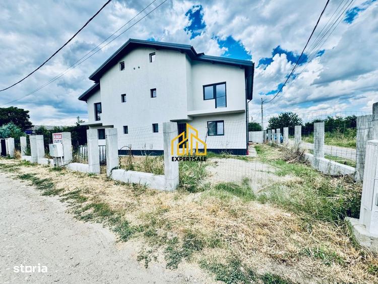 Casă cu 4 camere cu Teren 250 Mp în Clinceni