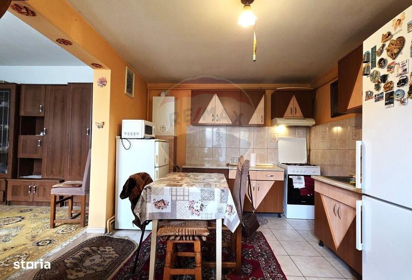 Casă cu 3 camere în Dumbrăvioara