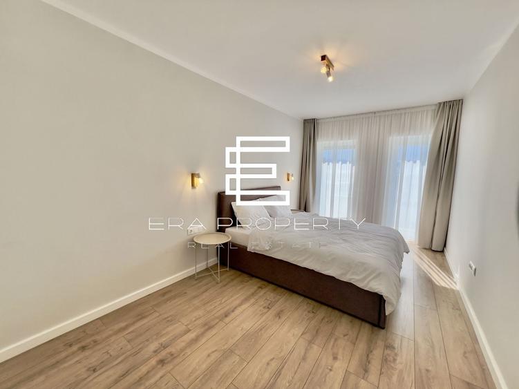 Apartament cu 4 camere decomandat în Cristian
