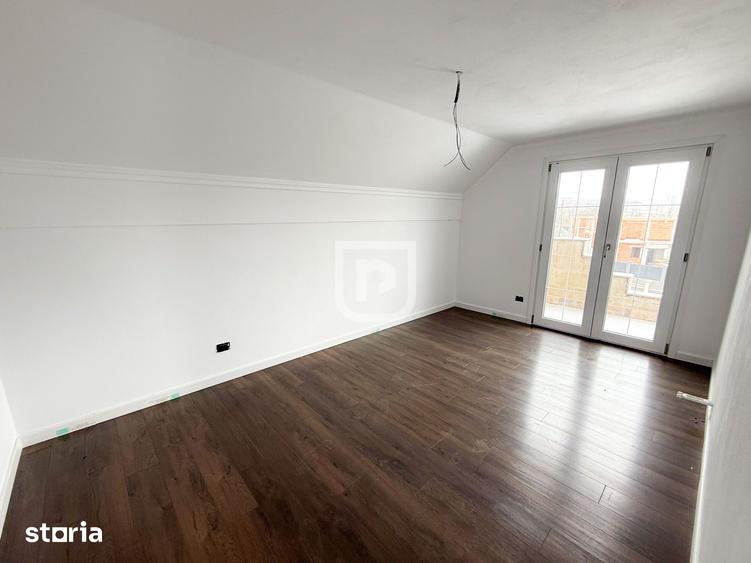 Casă cu 8 camere cu Teren 2650 Mp în Ițcani