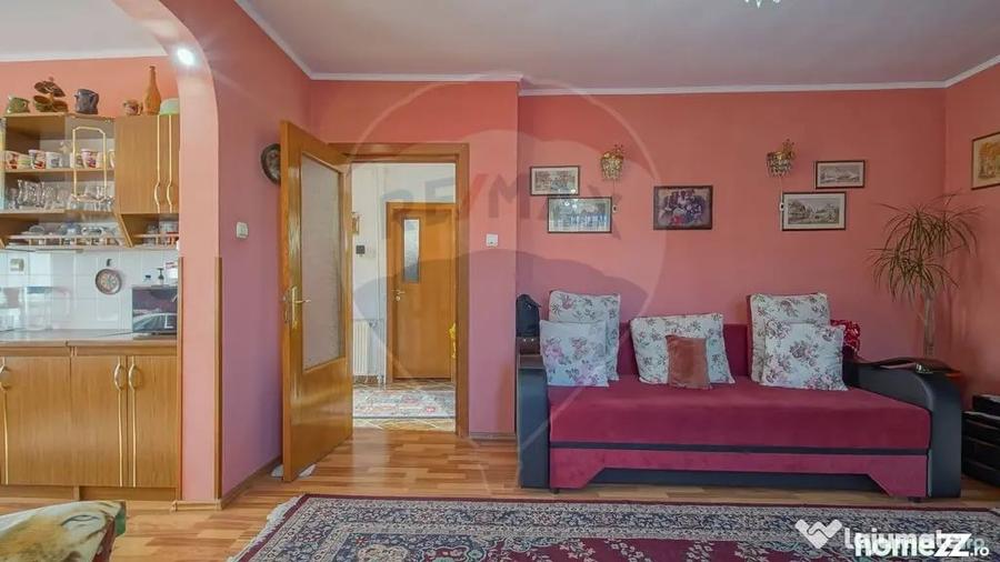 Casă cu 5 camere cu Teren 145 Mp în Dârste