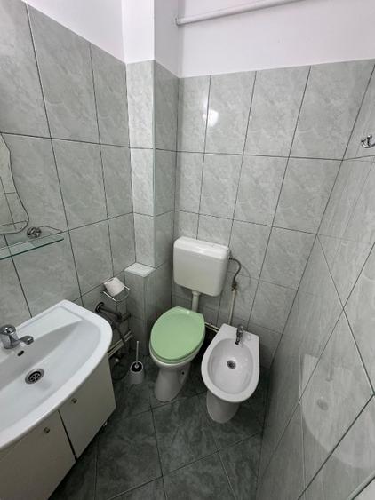 Apartament cu 3 camere decomandat în Trivale