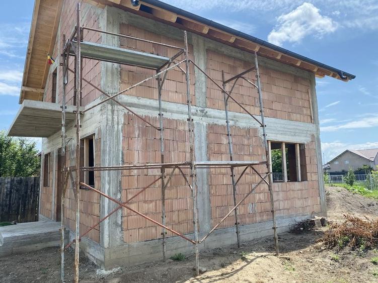 Casa la rosu de vanzare Sanpetru, Brasov | Teren 450 mp | Aproximativ 100 mp | 130.000 - 4